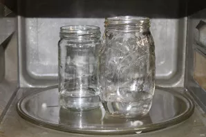 Rinse the jars and lids thoroughly with hot water and soda and rinse. Sterilize jars in any convenient way. After boiling, boil the iron ...