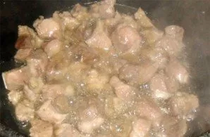 After 3 minutes, stir and continue cooking over high heat until your favorite browning. After all, someone likes gently roasted meat, and...