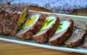 Pork roll with egg filling is ready! Delicious!