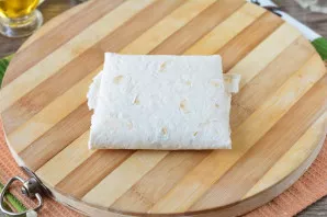 Bend the edges to form a square. This is how fold all the cakes.