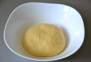 Knead the dough, knead for a long time, 7-10 minutes. Knead until the dough becomes smooth and elastic until the dough stops sticking to ...