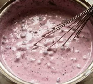 Meanwhile, while the dough is in the oven - let's start the cottage cheese and blueberry filling. The filling is prepared very simply: we...