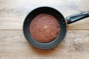 Heat the pan over medium heat and coat with oil. Pour the dough into the pan and bake pancakes for 20-30 seconds on each side.