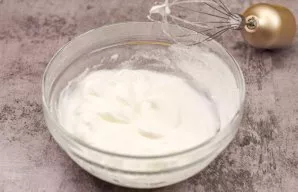 Beat the egg whites with a mixer until stiff foam, 2-3 minutes.