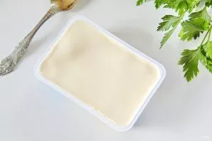 Add the melted cheese and mix the soup well so that the cheese melts.