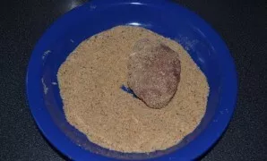 Form cutlets and roll in breadcrumbs.