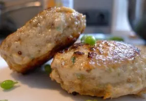 Cutlets are really incredibly tasty and juicy and go well with any side dish. Delicious!