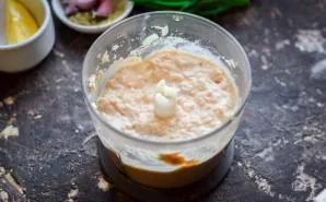 Transfer everything to a blender, crush to a creamy mass at high speed, adjust the taste. Serve the prepared pate.