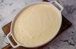 Pour into a baking sheet greased with oil. Bake in a preheated oven at 180 degrees for 35-40 minutes