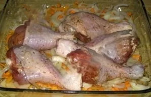 Cut the potatoes into not too thick circles.