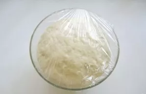 After 50-60 minutes, the dough will increase in size and be ready for work.
