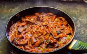 At the end of the stew, add vinegar, mix everything and remove from heat.