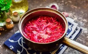 Boil the salad for two minutes, add vinegar and garlic, passed through a press.