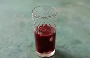 Up to half pour currant syrup.