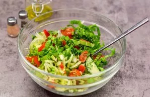 If you wish, you can add herbs, for example, a little dill. Mix everything and serve.