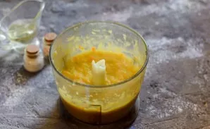 Crush the pumpkin until smooth, to the consistency of a puree.