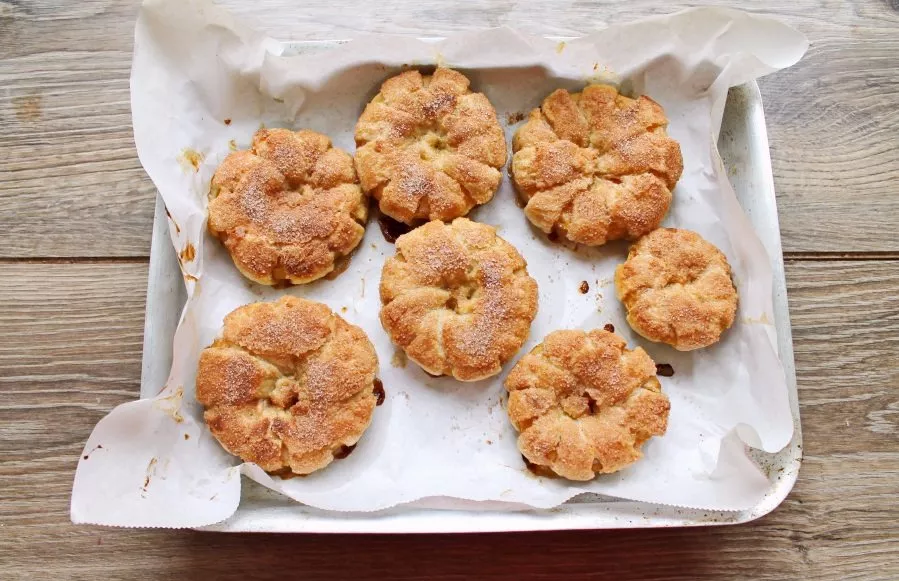 Place the baking tray in a hot oven and bake for 15-20 minutes at a temperature of 180 degrees. Remove the baking sheet from the oven, co...
