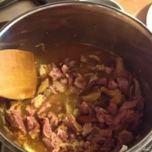 Put the crushed ham back in a saucepan and simmer for another 20 minutes.