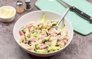 Mix the ingredients and serve the salad.