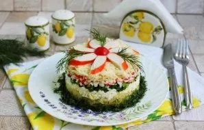 Arrange the salad in layers using a pastry ring. The first layer is potatoes, the second is eggs, the third is onion letters, the fourth ...