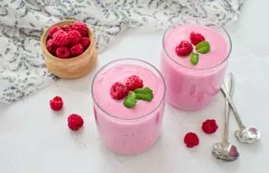 Pour into glasses and serve!