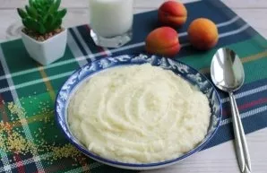 Millet porridge for children is ready. Serve warm.