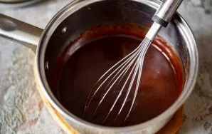 Mix all the ingredients thoroughly and simmer briefly over low heat, stirring constantly, until the sugar is completely dissolved.