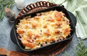 In the form of tuna and zucchini, place in a hot oven and bake at a temperature of 180 degrees for 25-30 minutes until golden brown. Then...