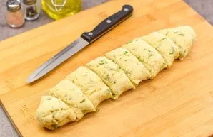 Roll the finished dough into sausage and cut into portions.