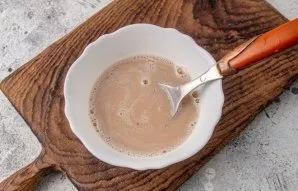 Hot gelatin can not be poured into fermented baked milk, otherwise it may crumble. Therefore, add a couple of tablespoons of riaenka with...