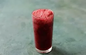 Top pour carbonated water.