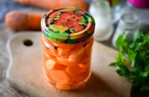Store carrots in a jar in a cool pantry. Yield - 1 jar per 300 grams. Delicious!