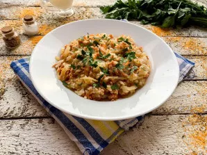 Cabbage with rice and minced meat is ready. Delicious!