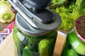 Roll up the jars, cover and let cool.