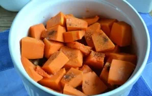 Put pumpkin, salt and pepper on top. You can also put bay leaf and your favorite spices.