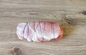 Tie the roll with culinary threads or special clamps.