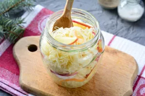 Now put the cabbage in the refrigerator and leave it in a cool place for another 2-3 days. Cabbage will become juicy, tasty and sweet-sour.