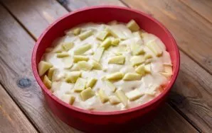 It is very convenient to use a silicone mold for baking, there is no need to grease it with anything or line it with baking paper. Put ha...