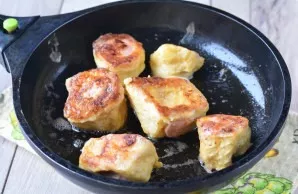 Fry the rolls in a pan with vegetable oil until golden brown on all sides.