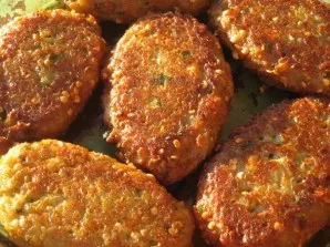 Fry the cutlets in a pan on all sides until a beautiful and golden crust forms. Enjoy your meal!