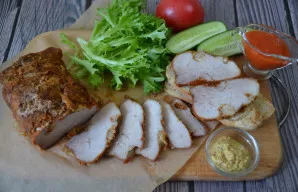 Serve the ham completely cooled, with herbs and fresh vegetables. An excellent addition would be mustard, horseradish or ketchup.