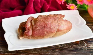 Pork roll with vegetables is ready!