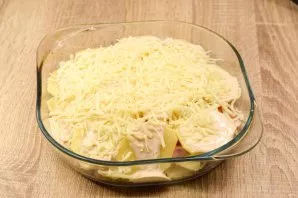 Repeat the layers again meat, onions, potatoes, sauce, cheese. Cover the pan with foil and fry for 60 minutes.