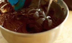 Mix all the ingredients and whisk.