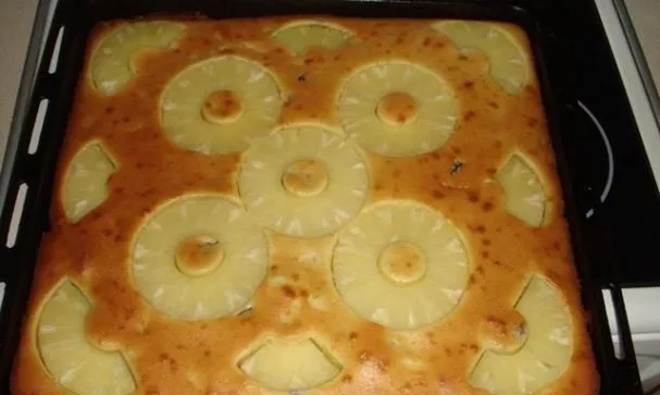 Pineapple cake