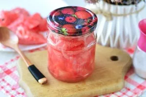 Watermelons in their own juice for the winter