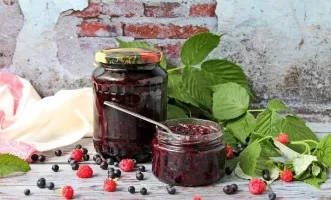 Raspberry jam with blueberries