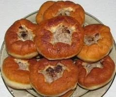 Beliash with meat in a pan according to the Russian recipe