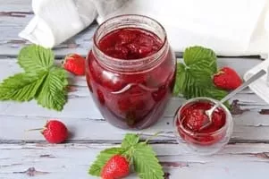 Strawberry jam in 20 minutes