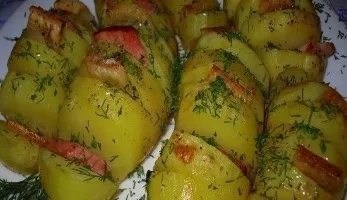 Potatoes with bacon foil